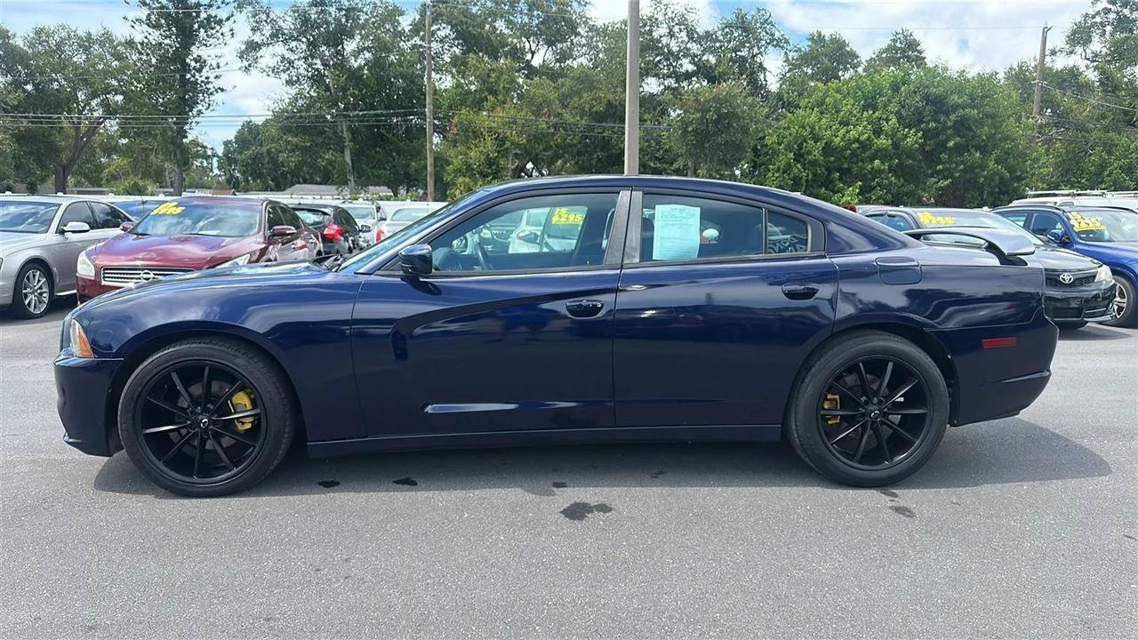 Used 2014 Dodge Charger SE RWD image 12