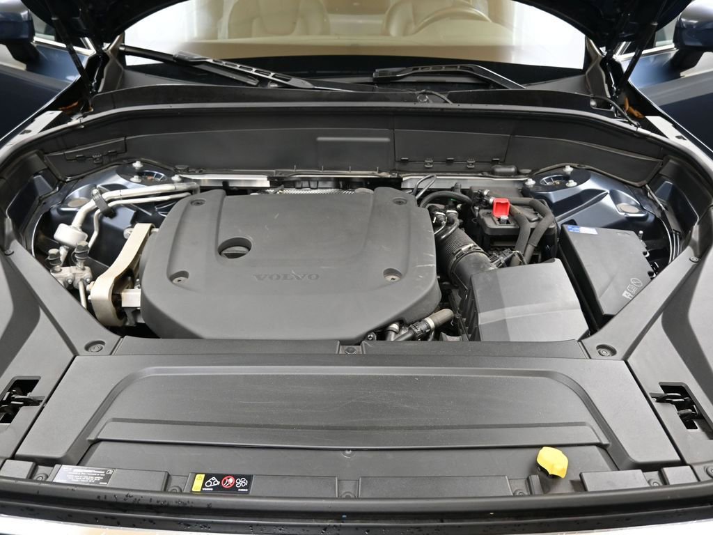Certified 2024 Volvo XC90 B6 Plus image 9