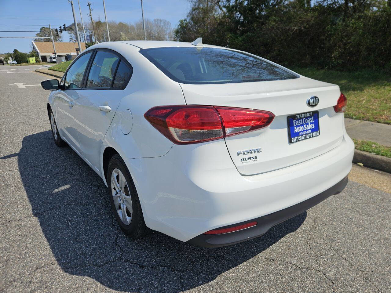 Used 2018 Kia Forte LX FWD image 4