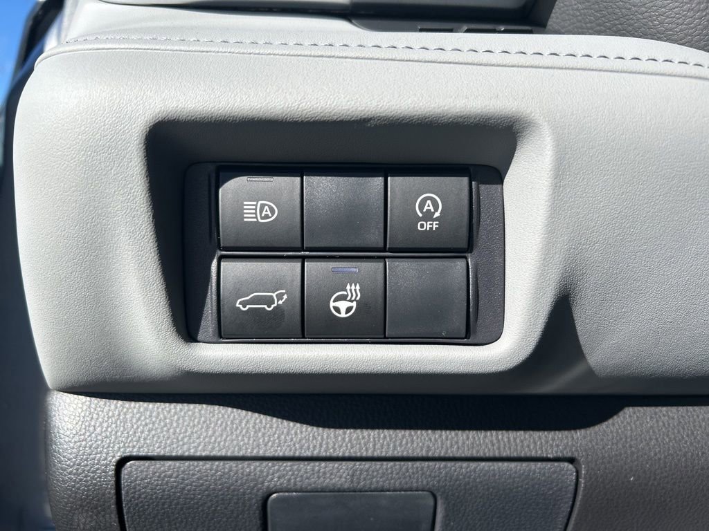 Used 2026 Toyota Highlander Limited image 48