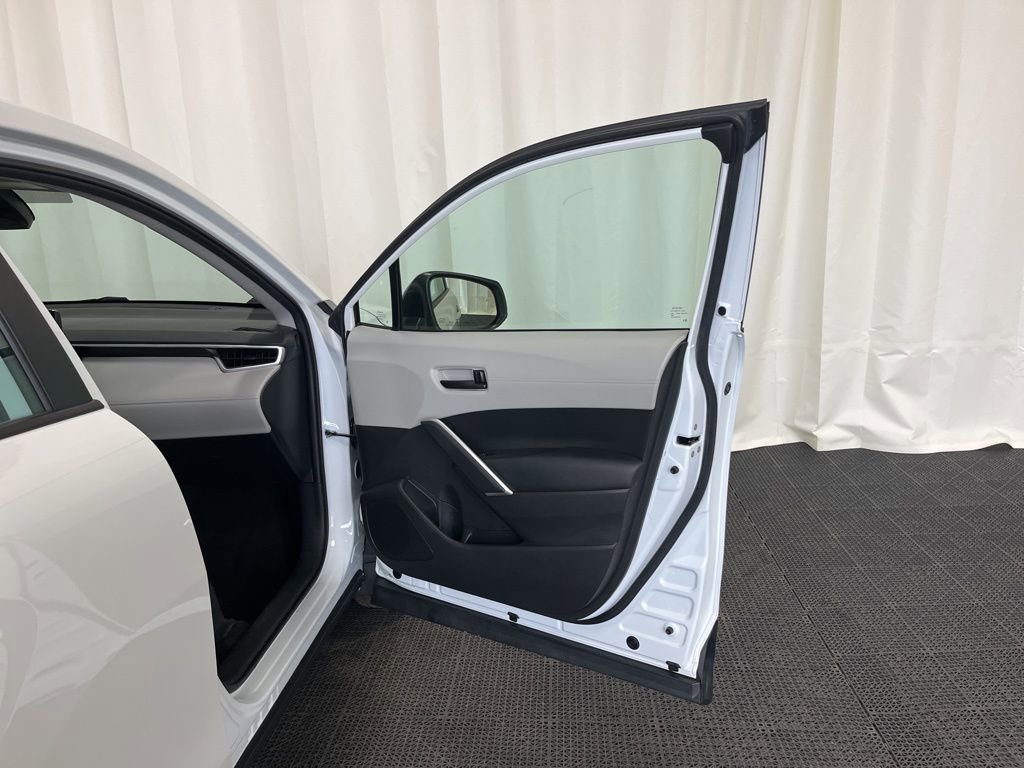 Used 2023 Toyota Corolla Cross L AWD/4WD image 19