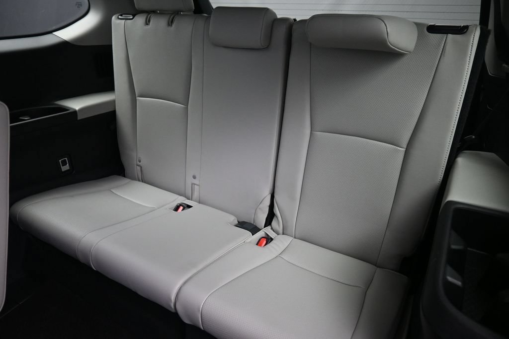 Certified 2024 Toyota Grand Highlander AWD image 20