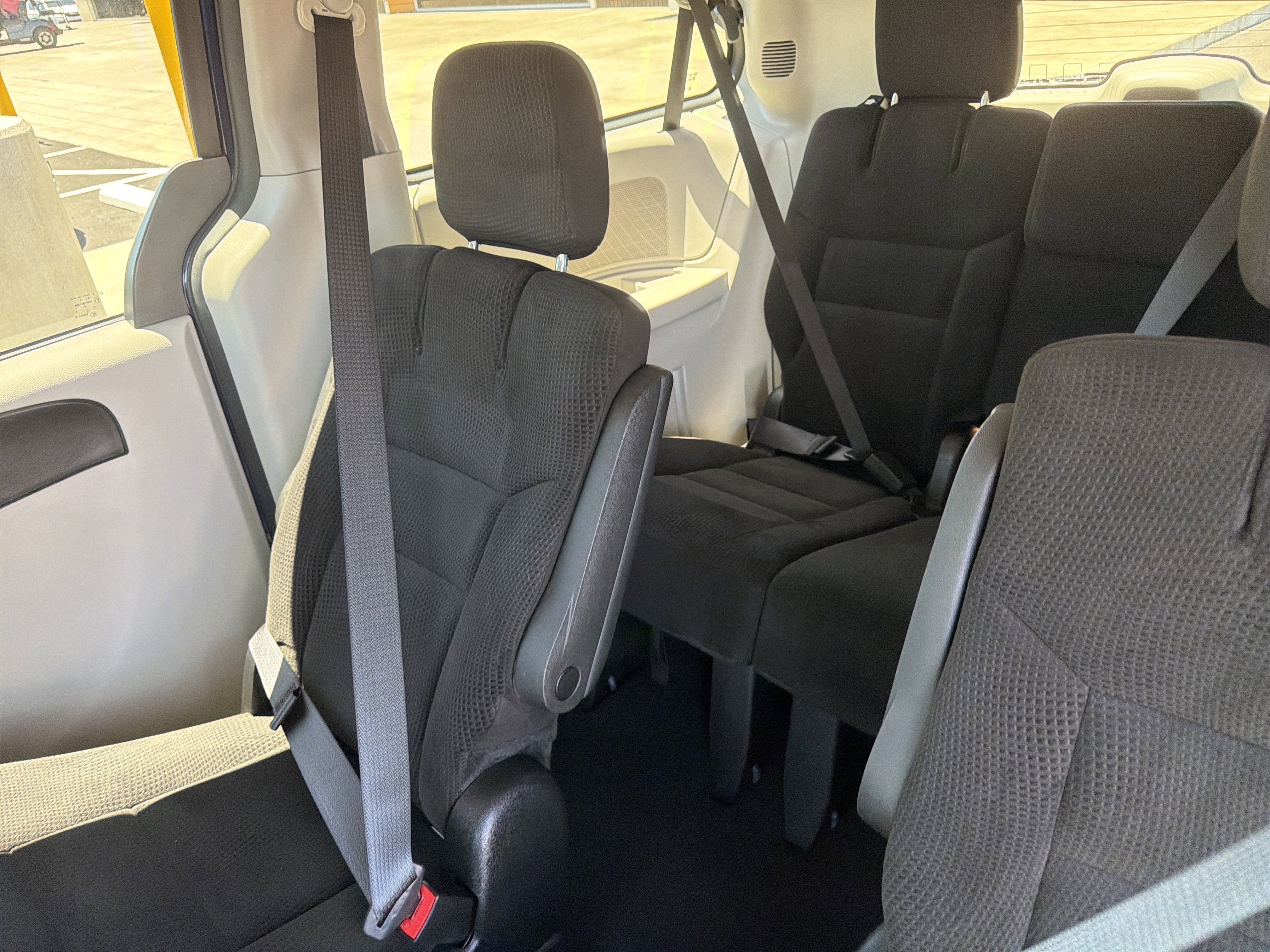 Used 2016 Dodge Grand Caravan SE w/ Quick Order Package 29E SE FWD image 24
