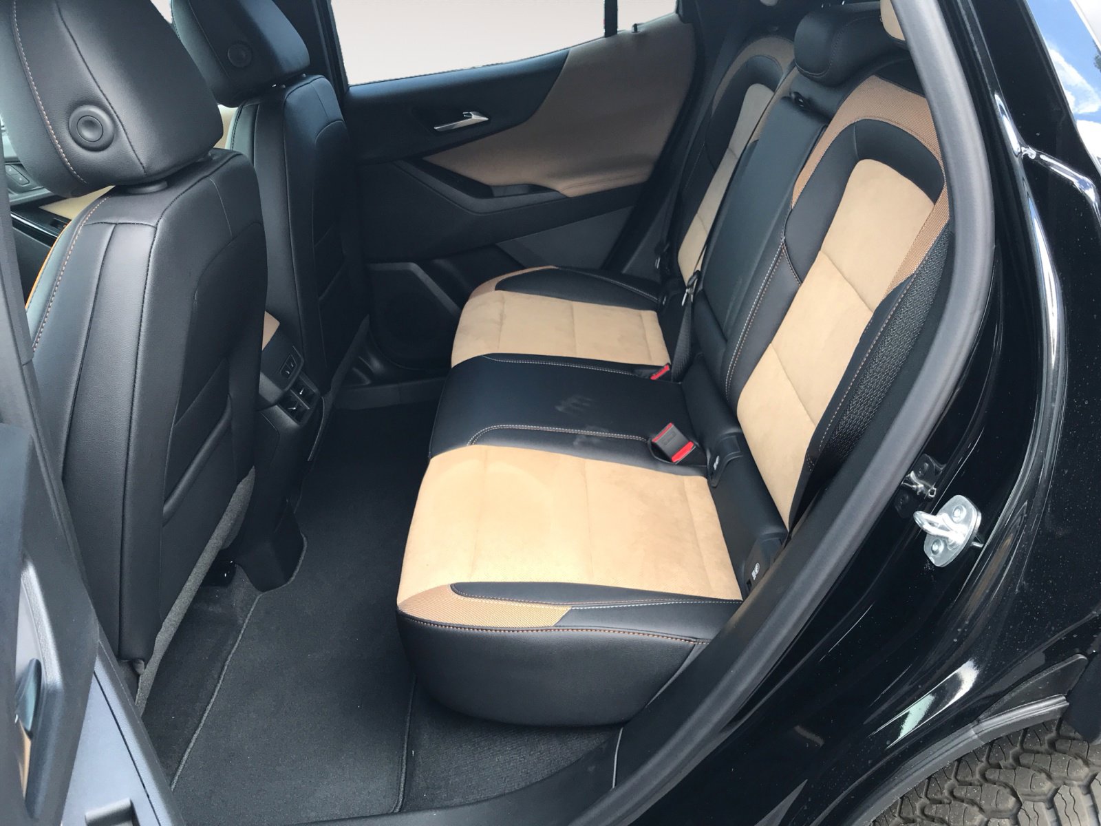 New 2026 Chevrolet Equinox ACTIV w/ Convenience Package III image 12