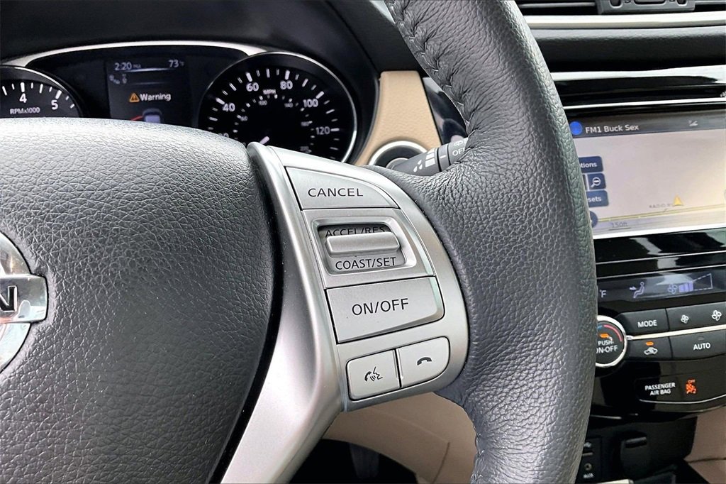 Used 2016 Nissan Rogue SL w/ SL Premium Package image 25