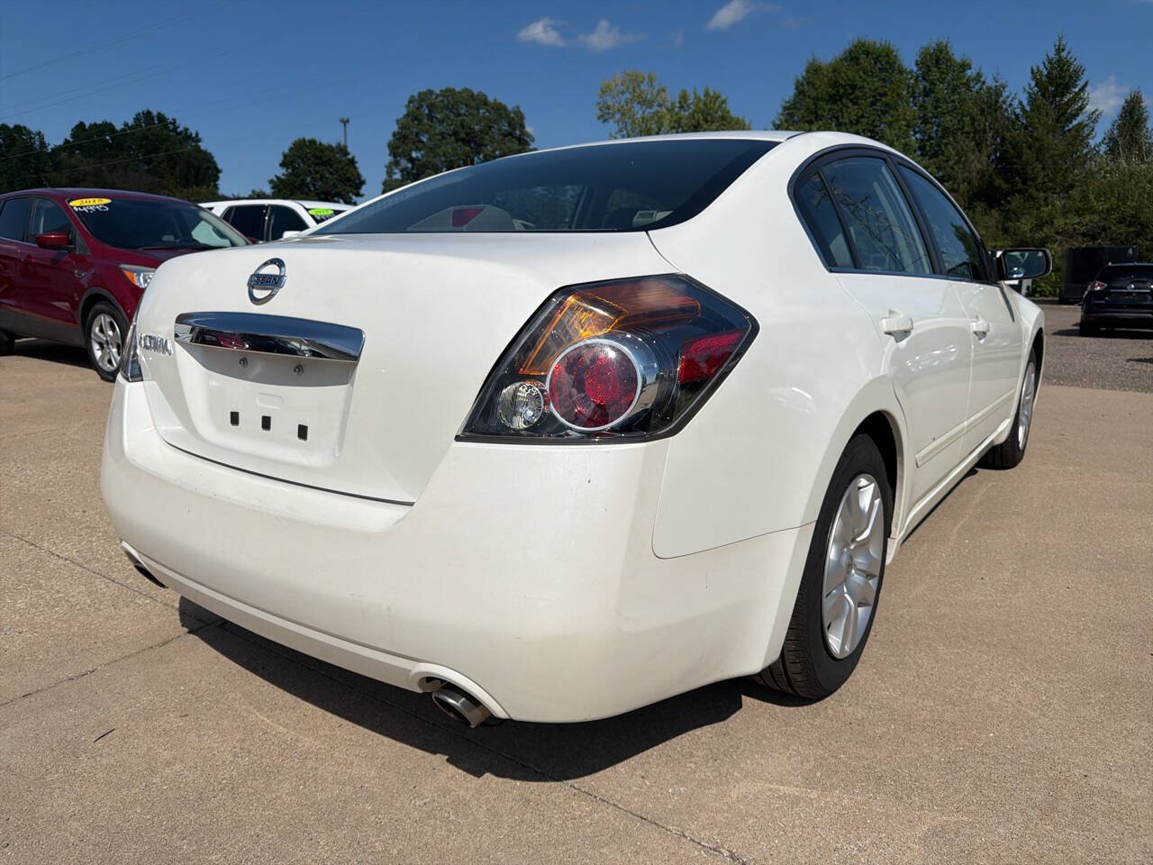 Used 2010 Nissan Altima 2.5 FWD image 4