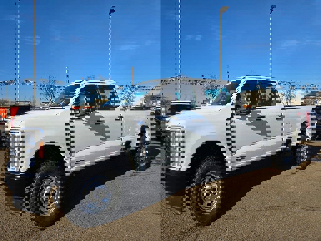 New 2025 Ford F350 XL w/ FX4 Off-Road Package