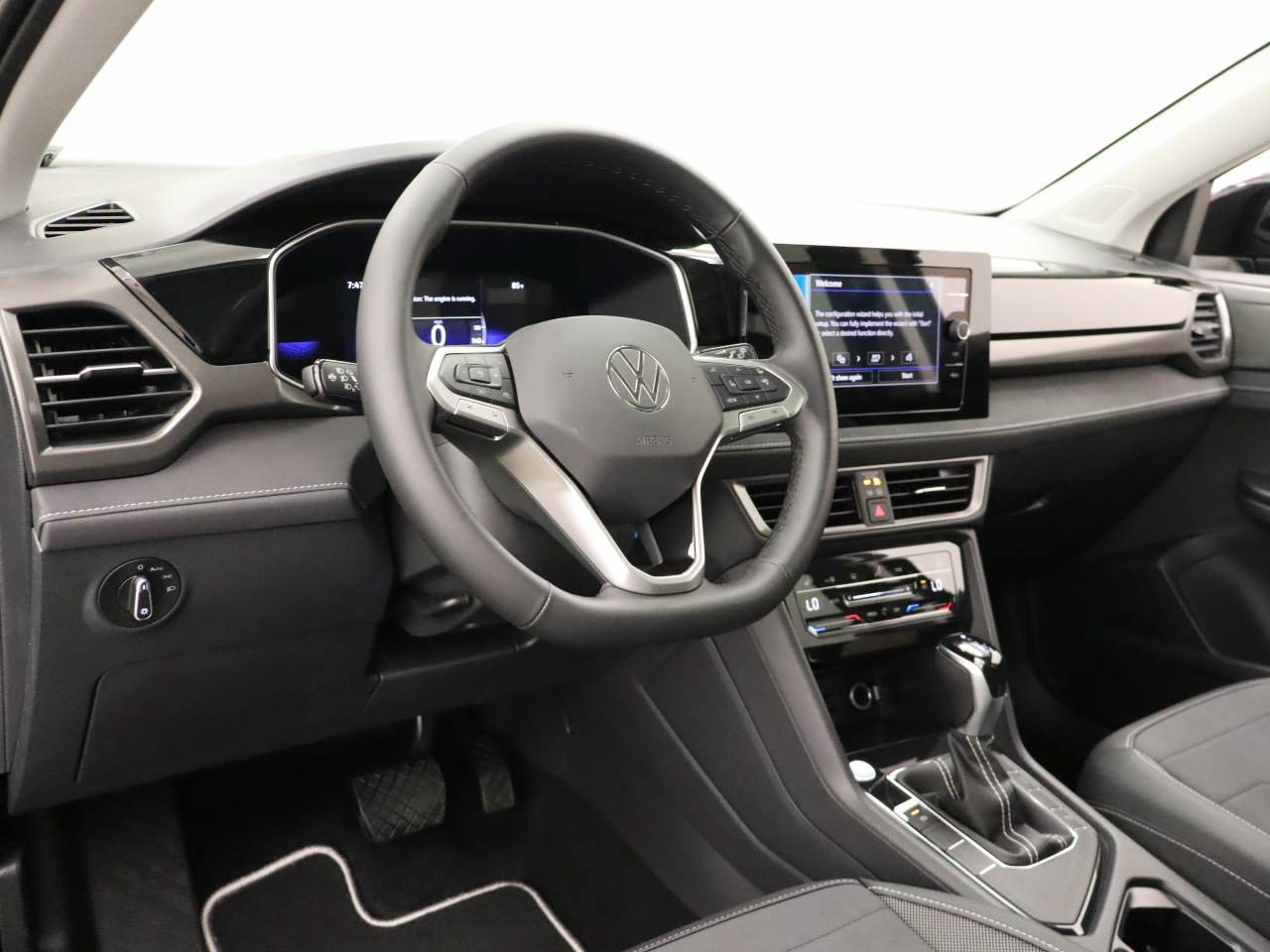 New 2026 Volkswagen Taos SE FWD image 13