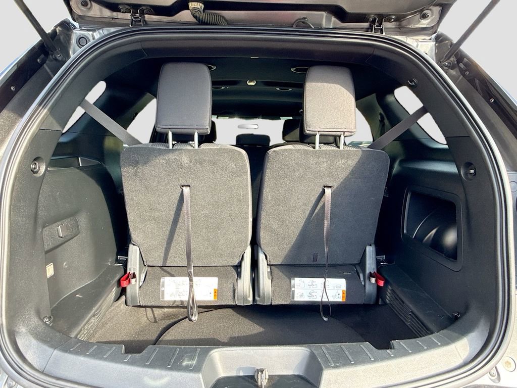 Used 2018 Ford Explorer XLT AWD/4WD image 27