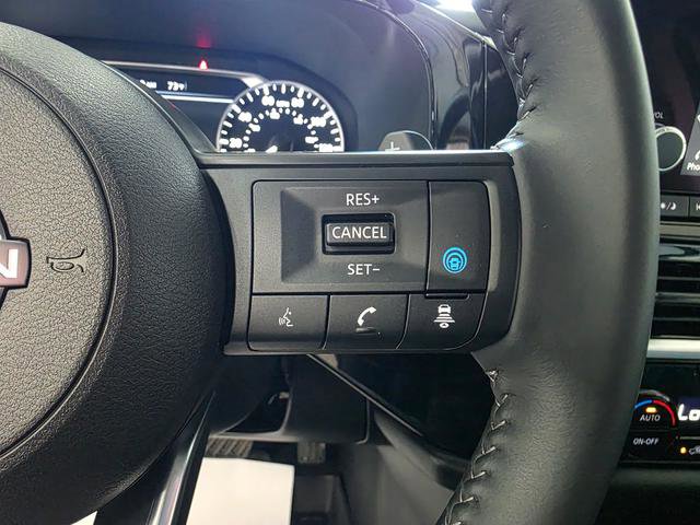 Used 2025 Nissan Pathfinder SV AWD/4WD image 16