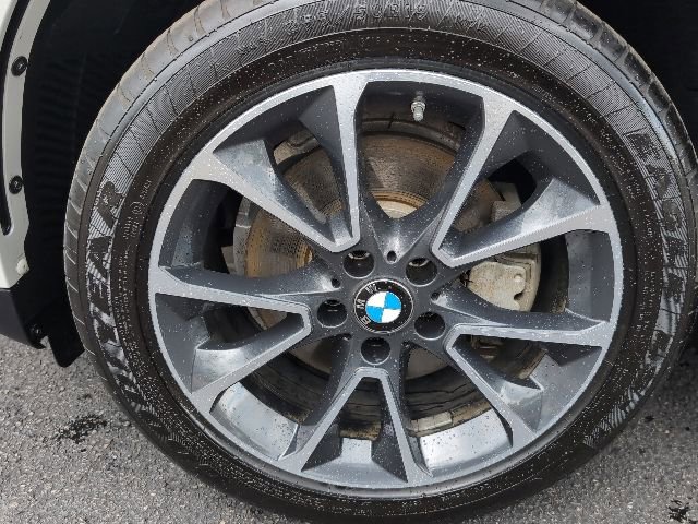 Used 2017 BMW X5 xDrive40e AWD/4WD image 10