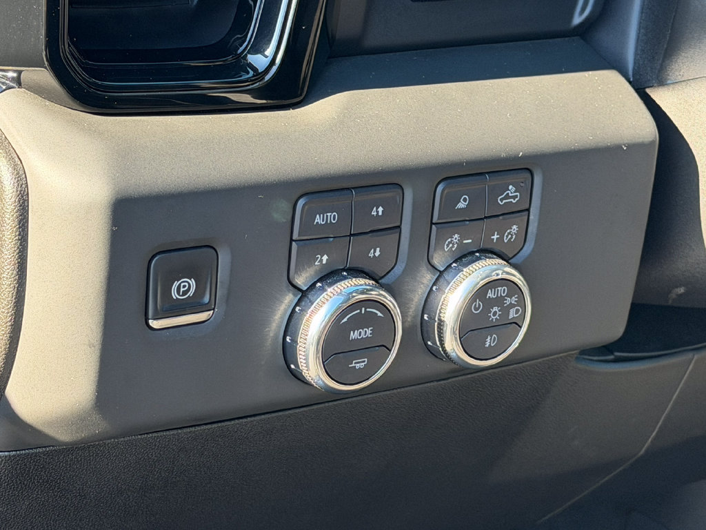 Certified 2025 GMC Sierra 1500 AT4 w/ Technology Package AWD/4WD image 34