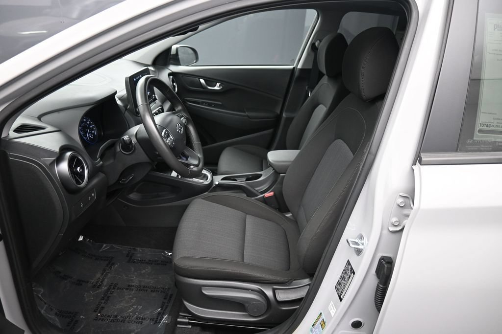 Certified 2022 Hyundai Kona SEL w/ Convenience Package AWD/4WD image 20