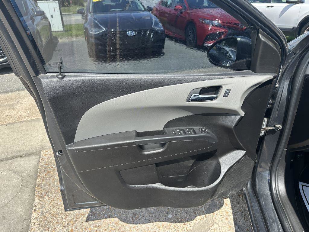 Used 2016 Chevrolet Sonic LT FWD image 10