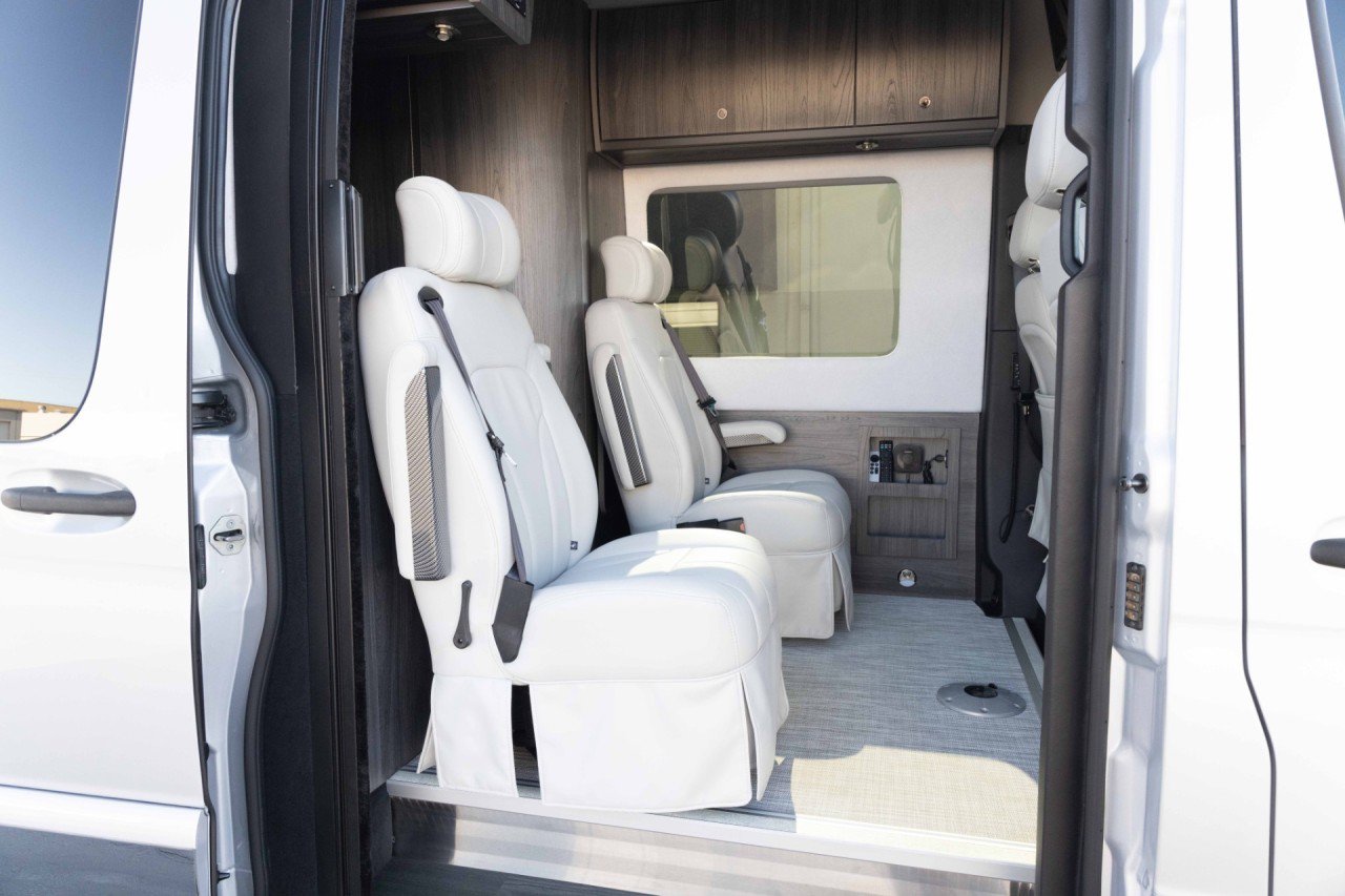 Used 2019 Mercedes-Benz Sprinter 170 image 4