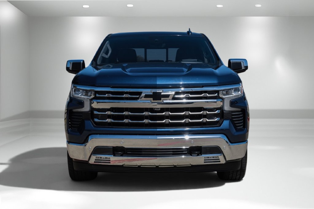Used 2022 Chevrolet Silverado 1500 LTZ w/ Technology Package AWD/4WD image 5
