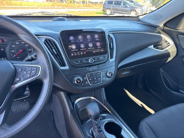 Used 2024 Chevrolet Malibu LT FWD image 17