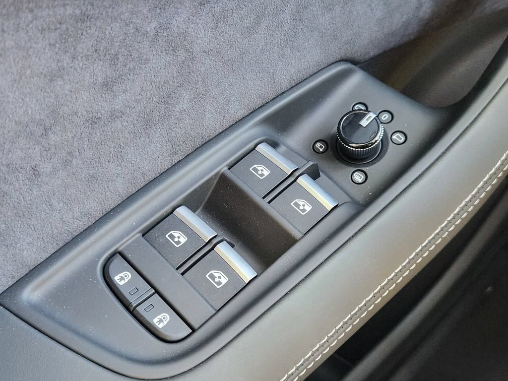 New 2026 Audi SQ7 Prestige AWD/4WD image 24
