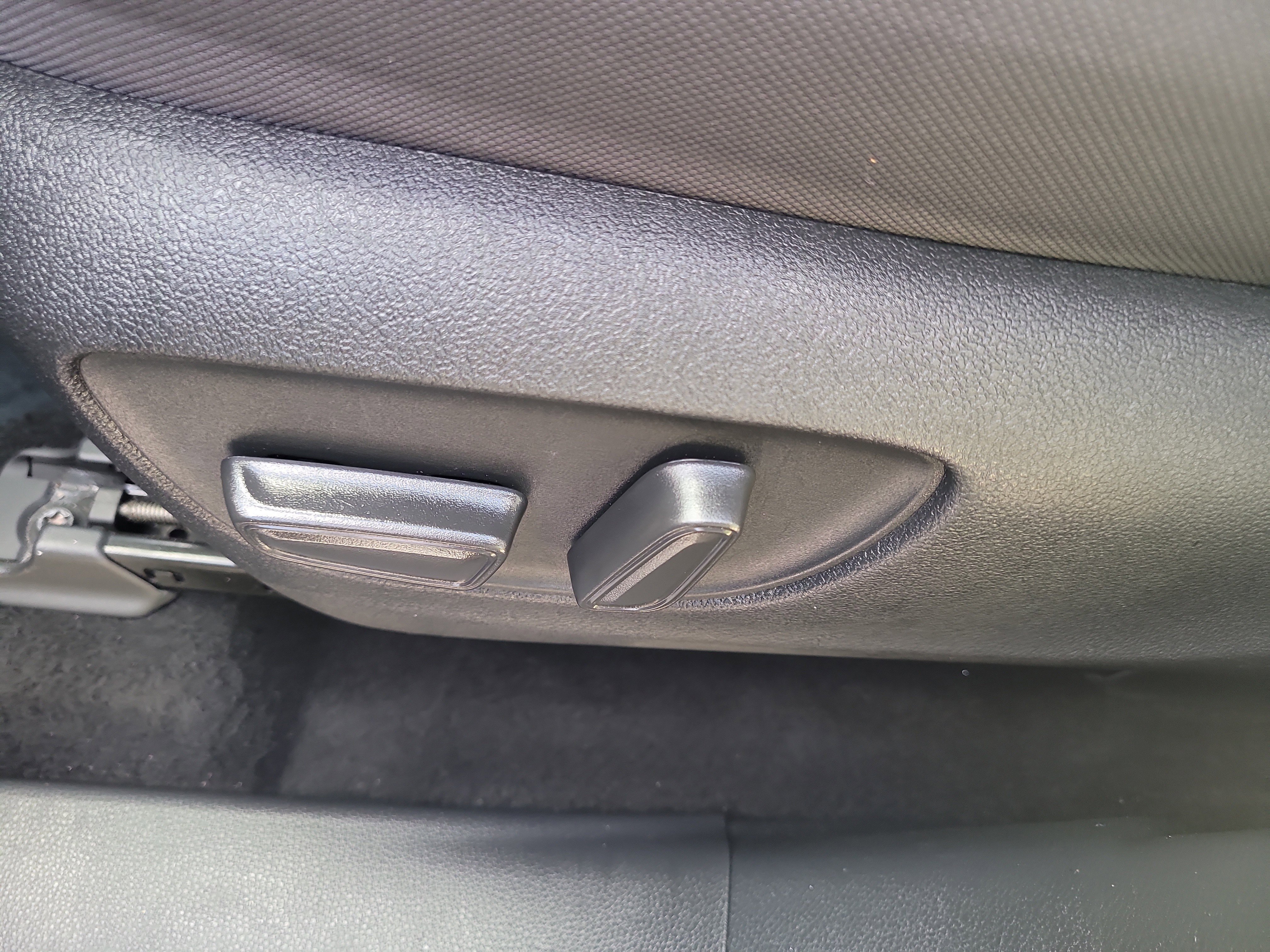 Certified 2025 Toyota Highlander LE image 23