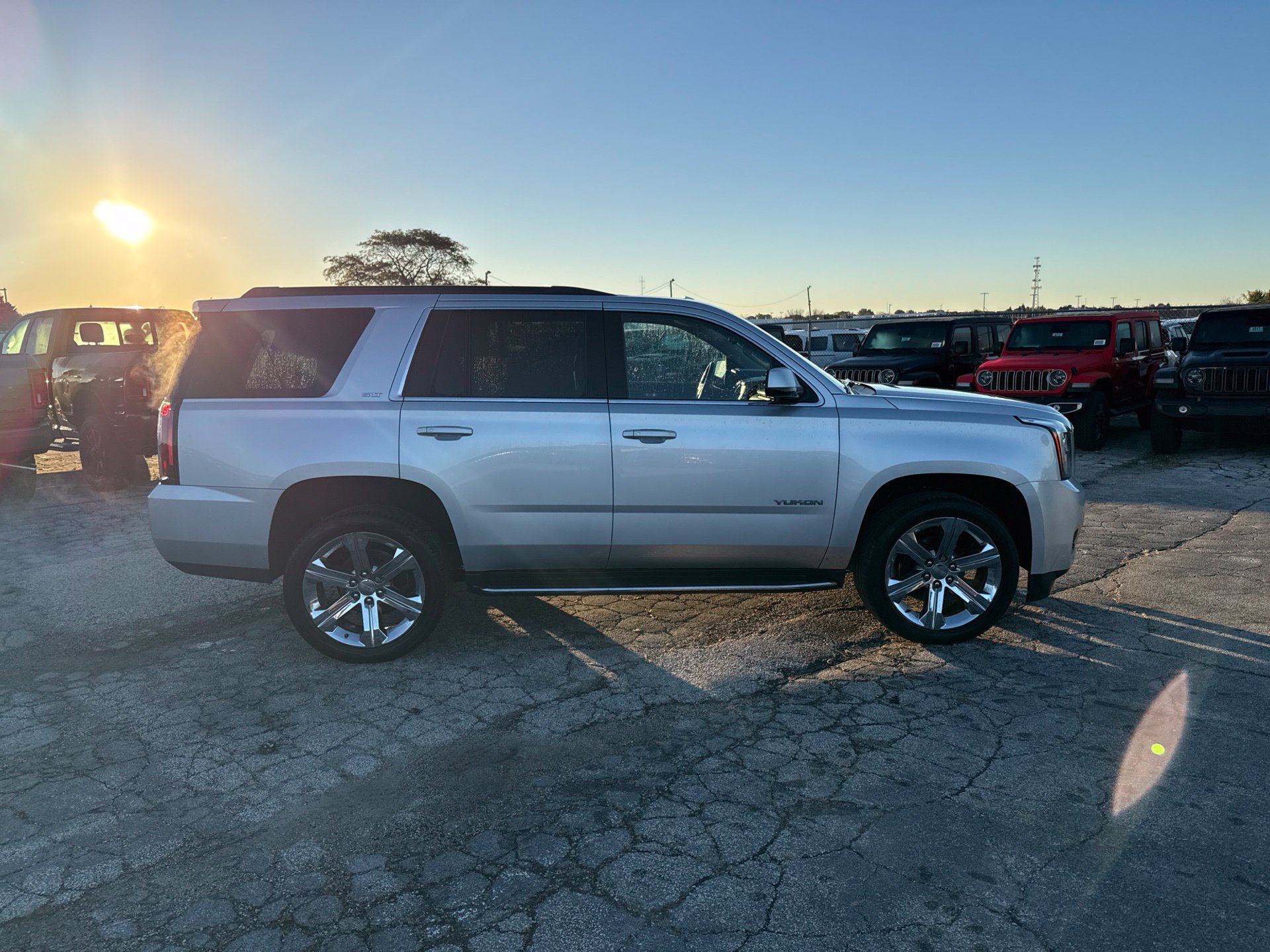 Used 2020 GMC Yukon SLT w/ Open Road Package AWD/4WD image 5