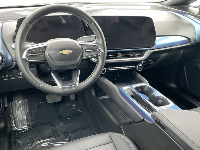 Used 2025 Chevrolet Equinox EV LT w/ Convenience Package image 7