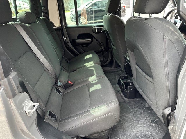Used 2020 Jeep Gladiator Sport image 18