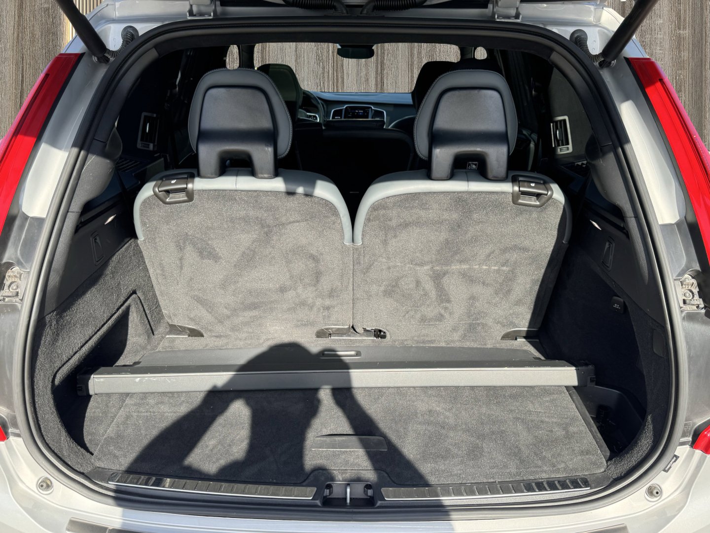 Used 2024 Volvo XC90 T8 Ultimate w/ Lounge Package image 46