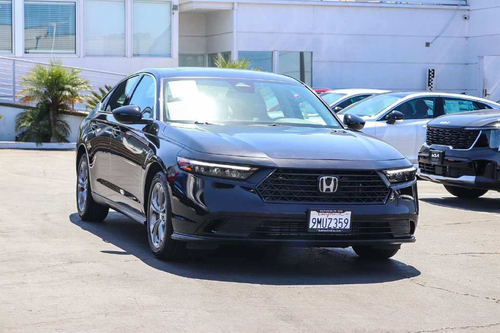 Used 2024 Honda Accord EX image 3