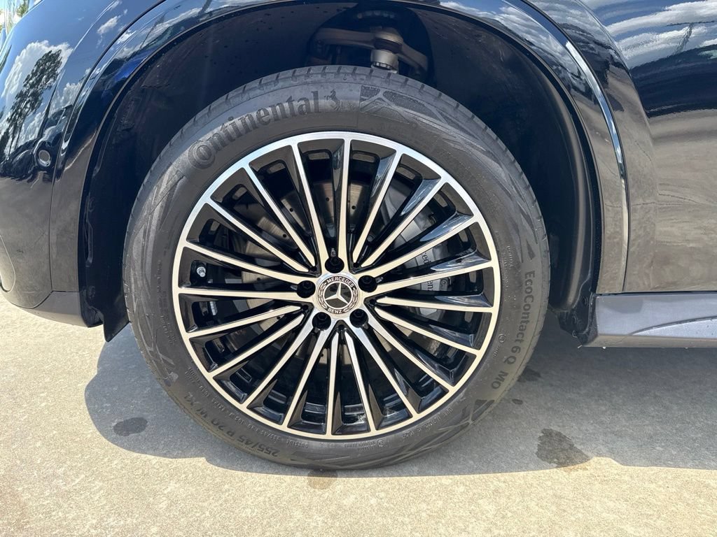 Used 2025 Mercedes-Benz GLC 300 4MATIC image 8