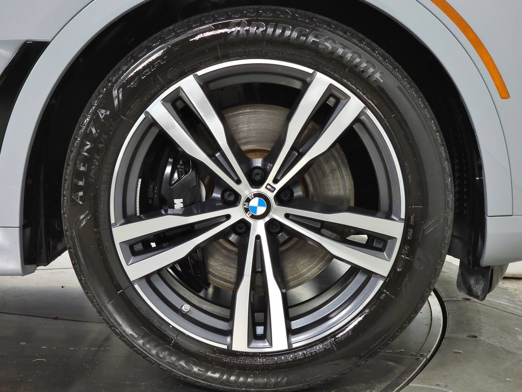 Used 2023 BMW X7 xDrive40i w/ M Sport Package AWD/4WD image 13