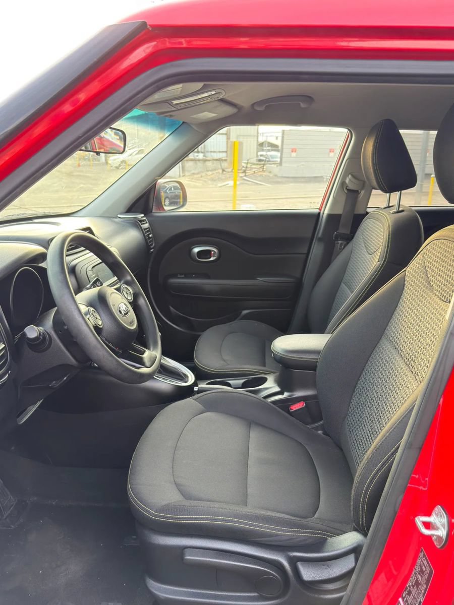 Used 2016 Kia Soul + FWD image 6