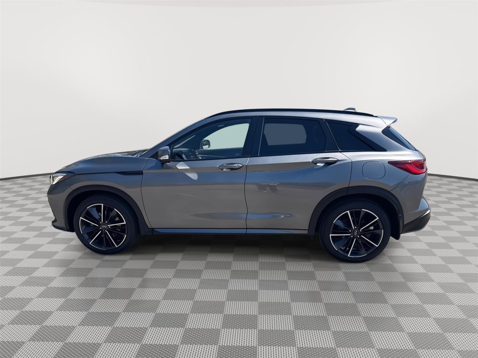 Used 2023 INFINITI QX50 Sport FWD image 9