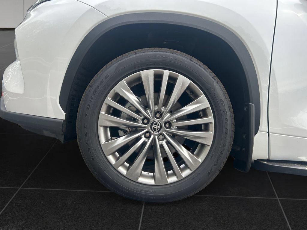New 2026 Toyota Highlander Platinum AWD/4WD image 9