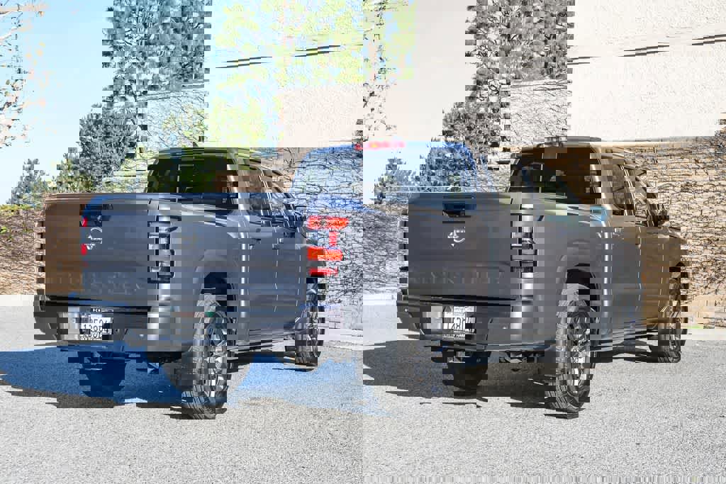 Used 2025 Nissan Frontier SV w/ SV Convenience Package image 7