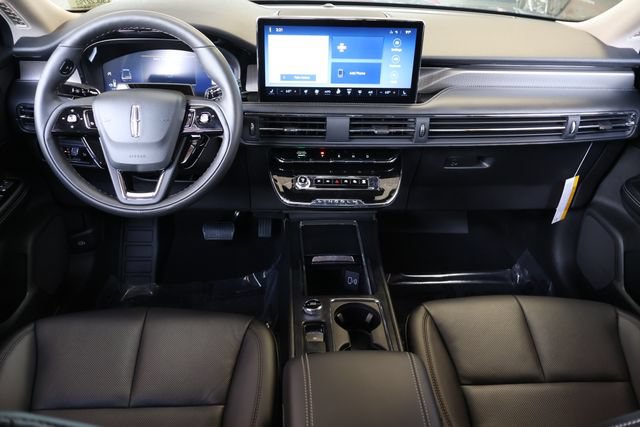 New 2025 Lincoln Corsair Reserve w/ Equipment Group 202A AWD/4WD image 15