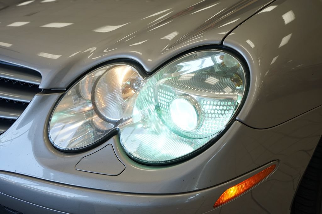 Used 2005 Mercedes-Benz SL 500 image 22