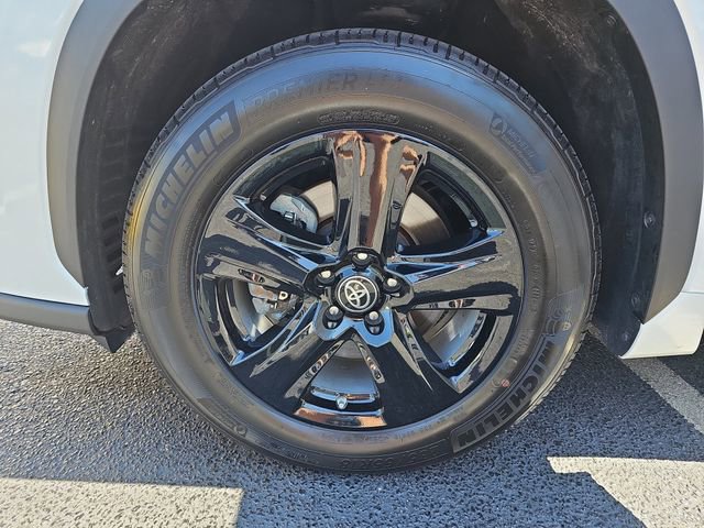 Used 2024 Toyota Highlander LE FWD image 34