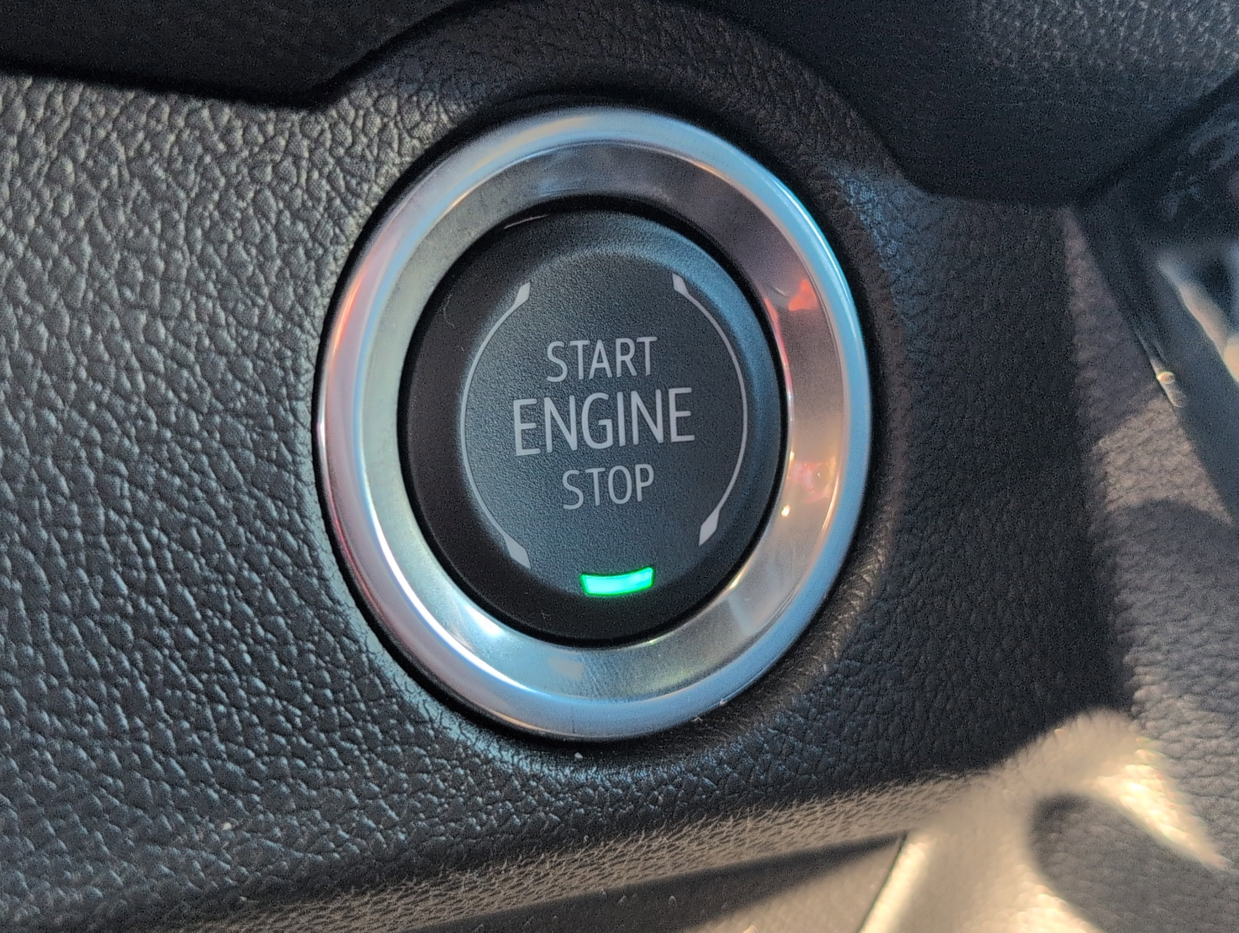 Used 2025 Chevrolet Traverse LT image 17