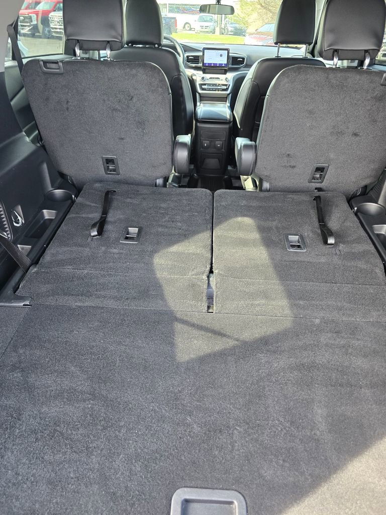 Used 2023 Ford Explorer XLT w/ Equipment Group 202A AWD/4WD image 17