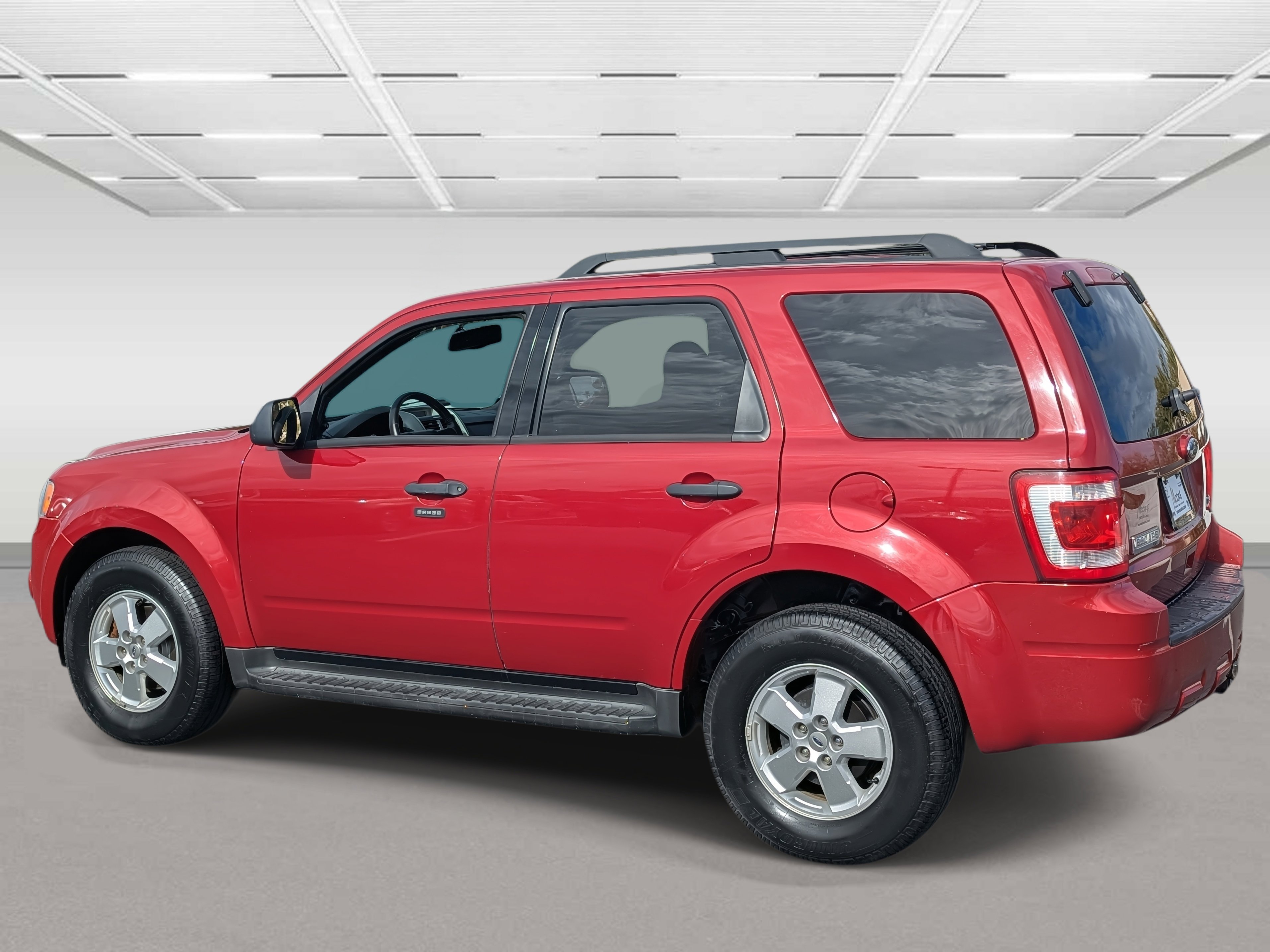 Used 2010 Ford Escape XLT image 3