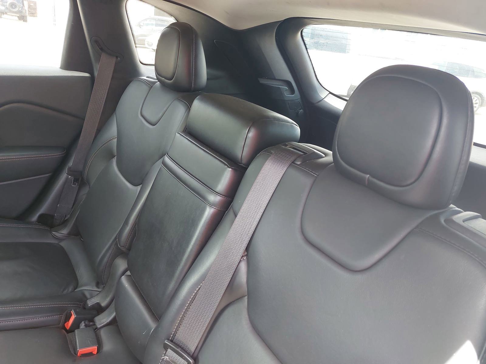Used 2016 Jeep Cherokee Limited FWD image 14