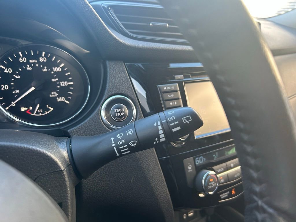 Used 2020 Nissan Rogue SV w/ Sun & Sound Touring Package image 22