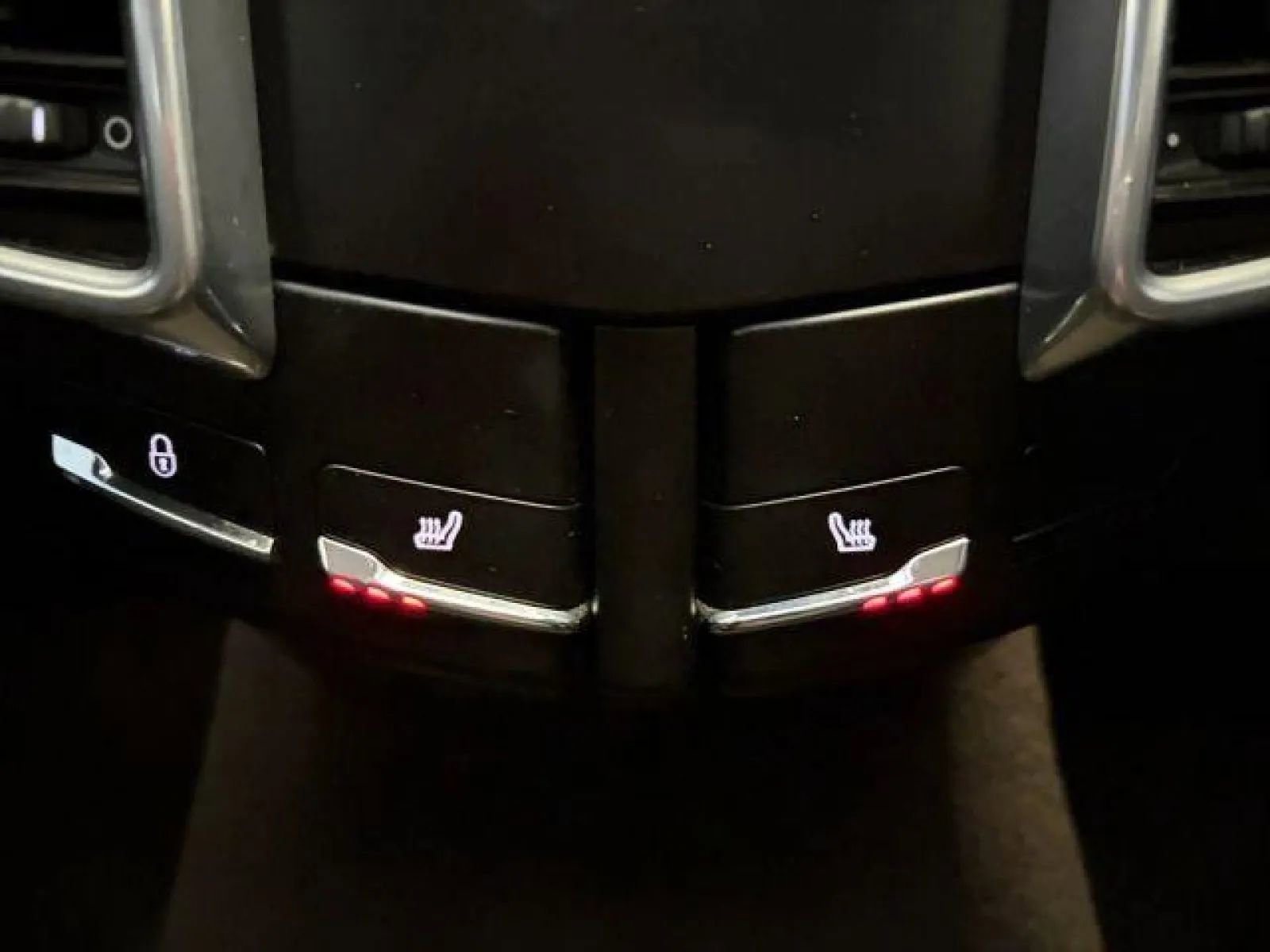 Used 2016 Porsche Cayenne w/ Premium Package Plus image 22