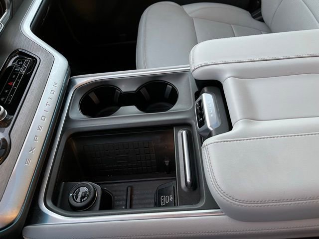 Used 2025 Ford Expedition Max Platinum image 31