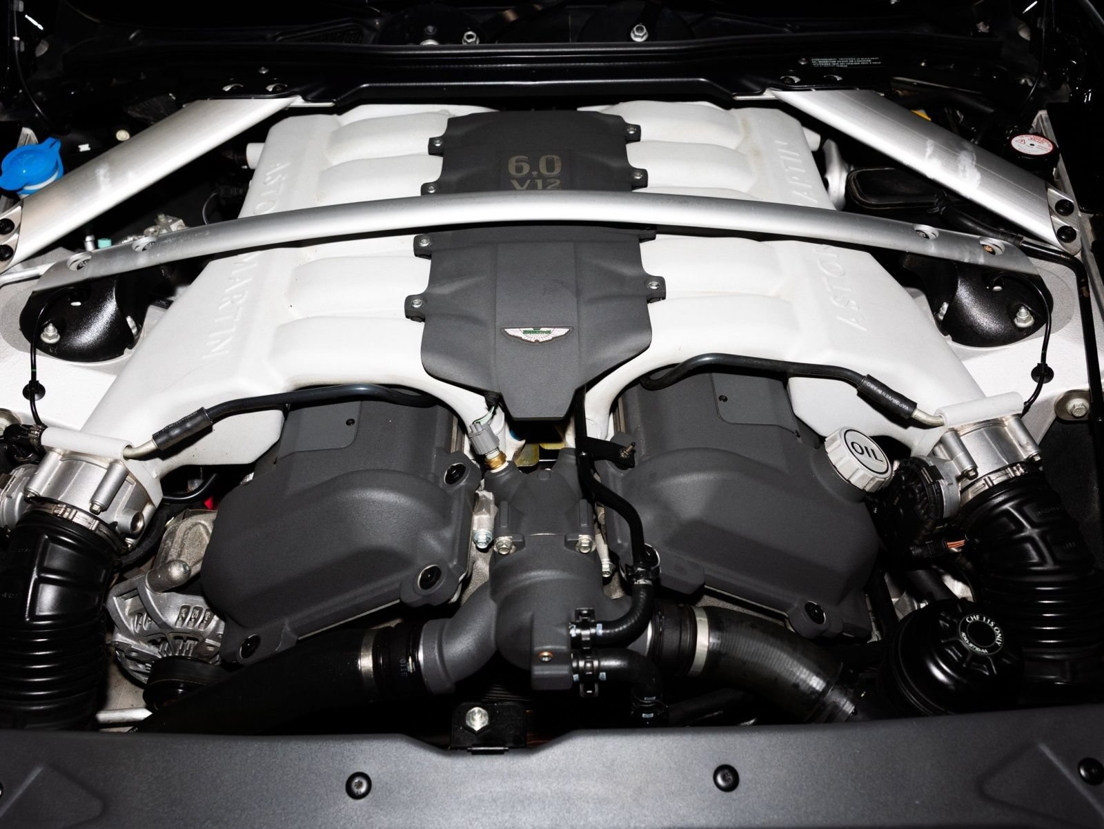 Used 2011 Aston Martin Rapide RWD image 32