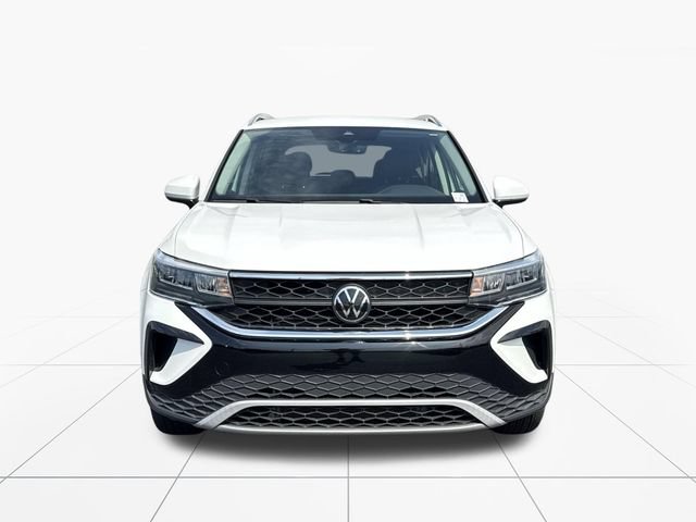 Used 2024 Volkswagen Taos SE FWD image 9
