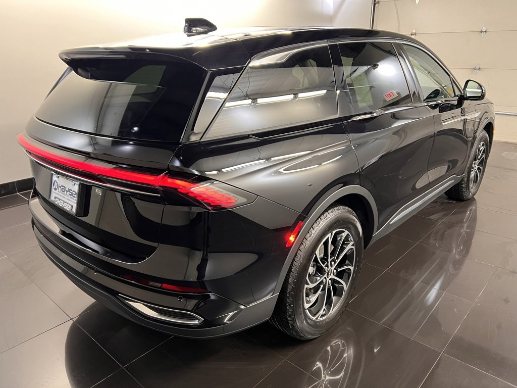 Used 2026 Lincoln Nautilus Premier w/ Equipment Group 102A image 6