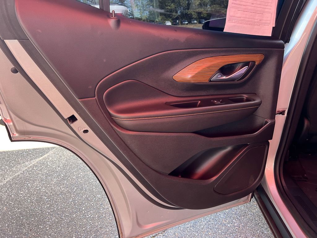 Used 2019 GMC Terrain SLE w/ Driver Convenience Package AWD/4WD image 28