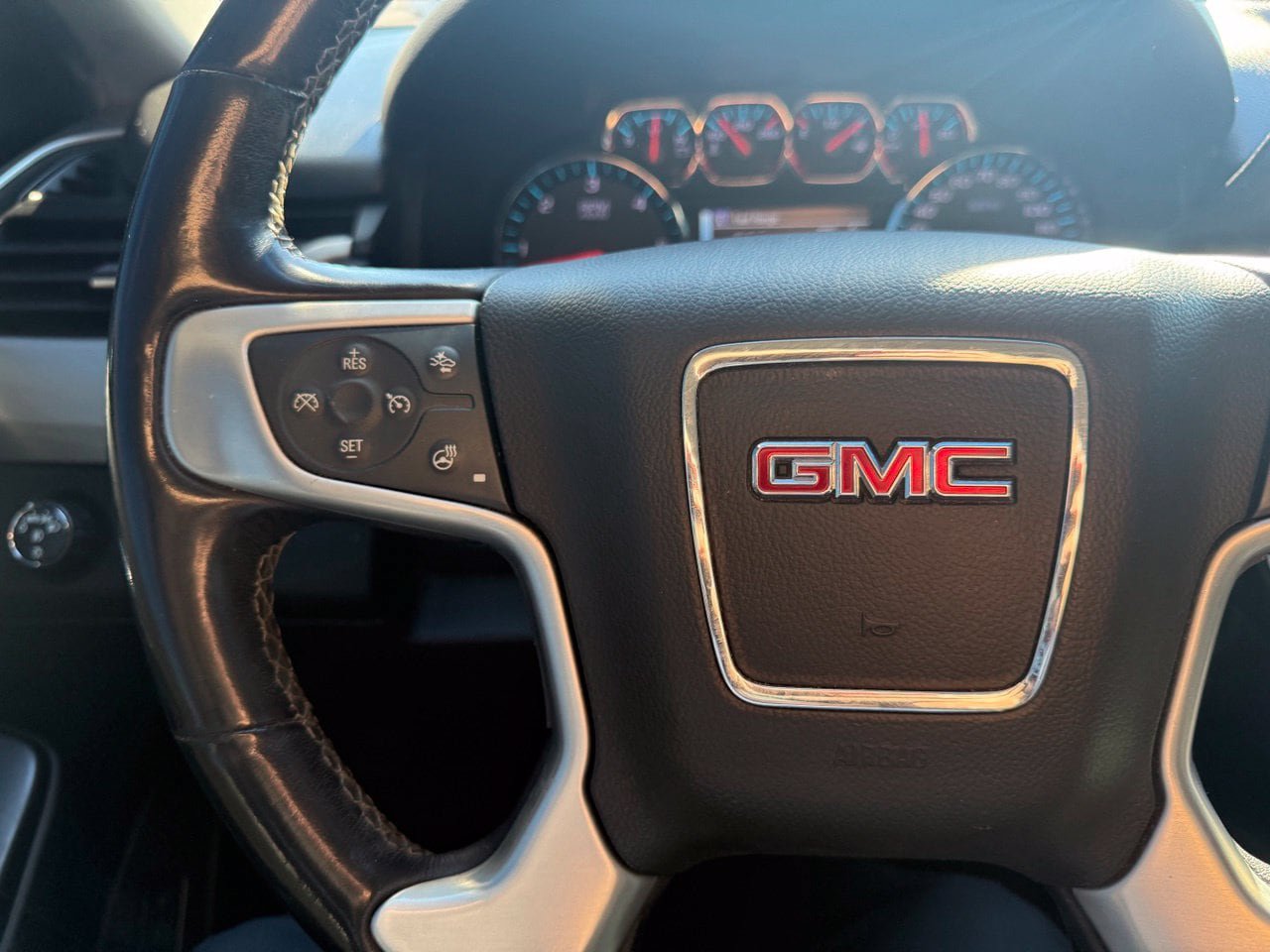 Used 2020 GMC Yukon SLT w/ Open Road Package AWD/4WD image 19