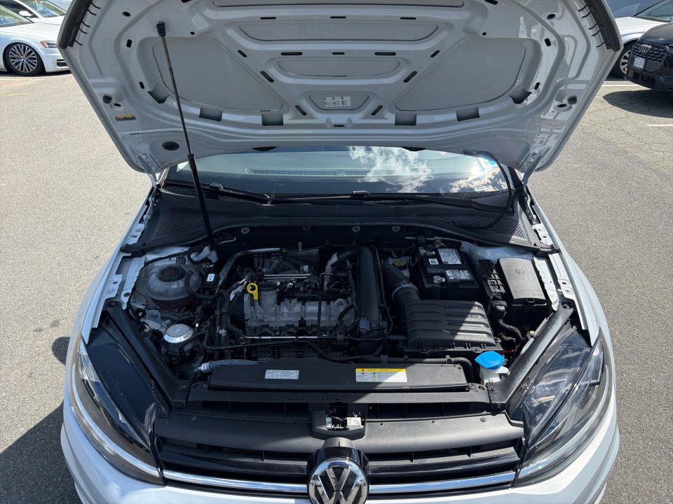 Used 2021 Volkswagen Golf 4-Door FWD image 16